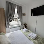 Pensionat Denecrest 3*