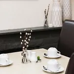 Denecrest Pensionat 3*