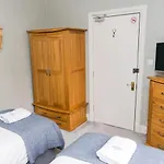 Pensionat Denecrest 3*