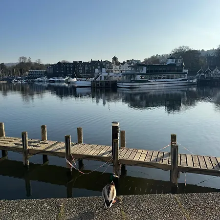 デネクレスト ゲスト ハウス