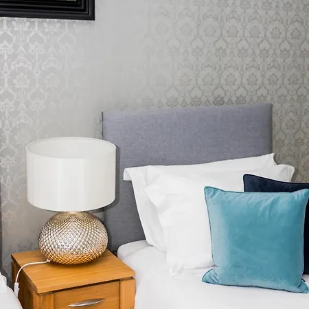 デネクレスト ゲスト ハウス